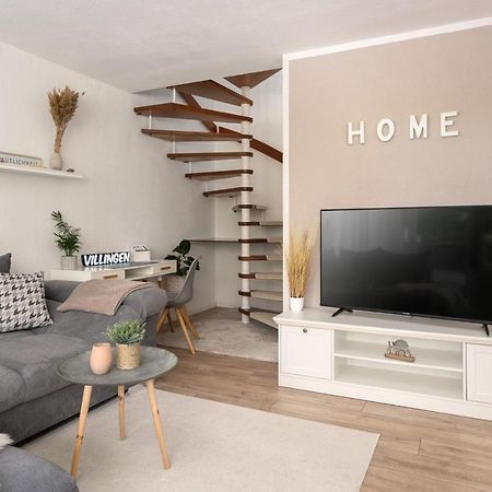Unique Zentral Gelegene 2 Zimmer Maisonettewohnung Inkl Tiefgaragenplatz 菲林根-施文宁根 外观 照片