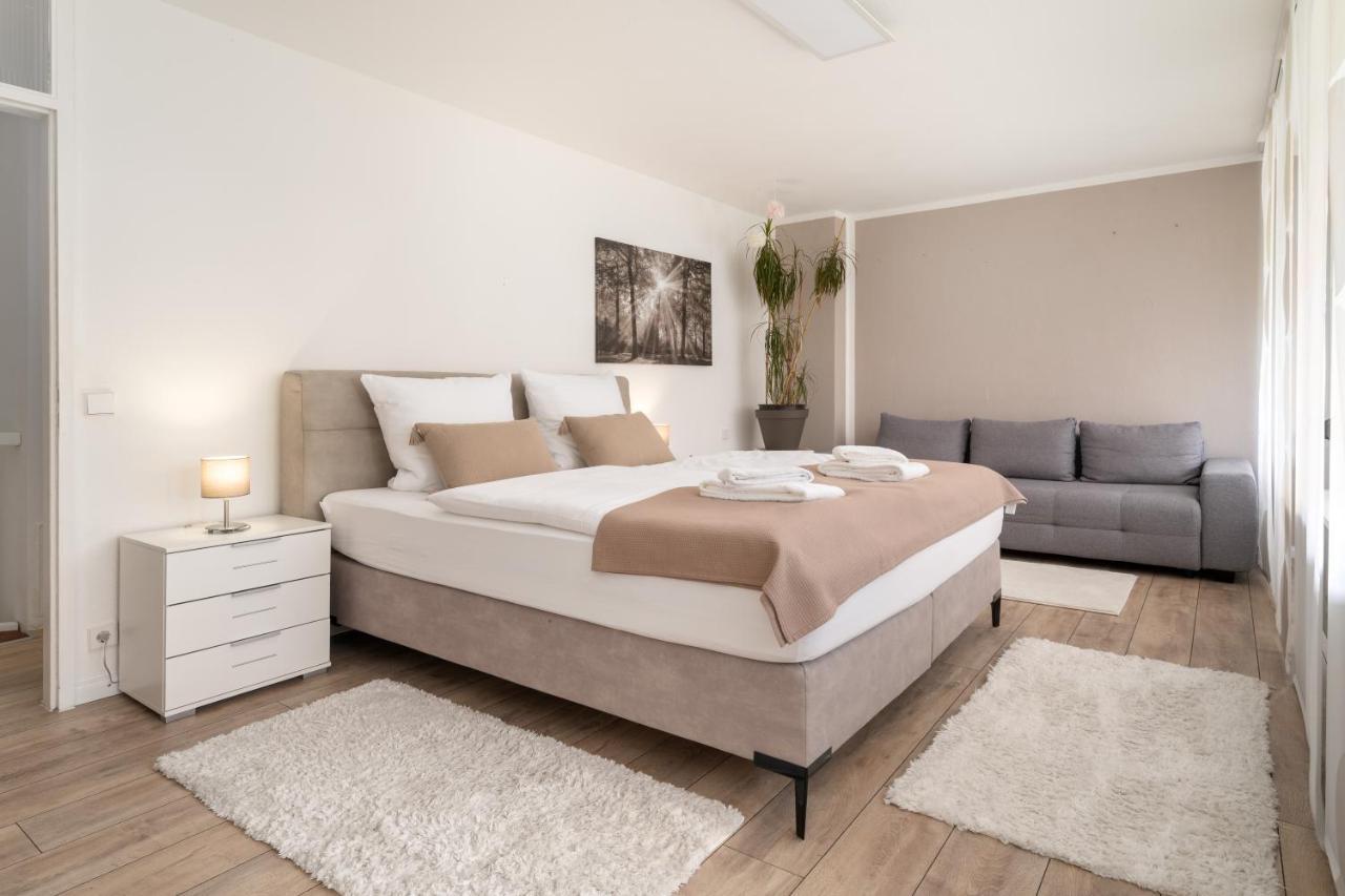 Unique Zentral Gelegene 2 Zimmer Maisonettewohnung Inkl Tiefgaragenplatz 菲林根-施文宁根 外观 照片