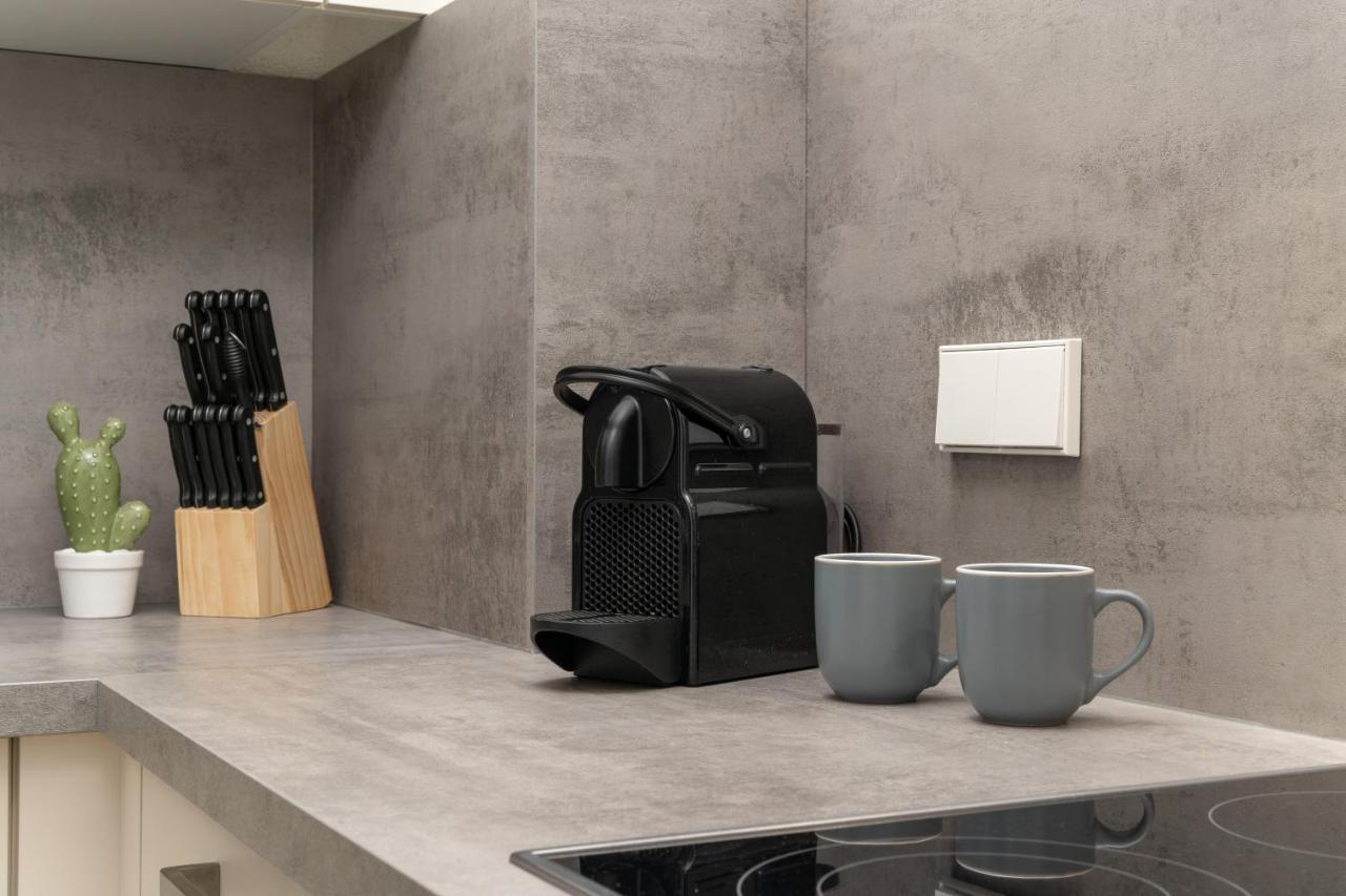 Unique Zentral Gelegene 2 Zimmer Maisonettewohnung Inkl Tiefgaragenplatz 菲林根-施文宁根 外观 照片